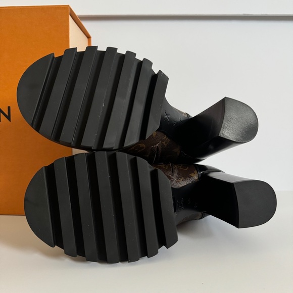 Louis Vuitton Star Trail Ankle Boots in Cocoa Monogram Canvas - Picture 4 of 9